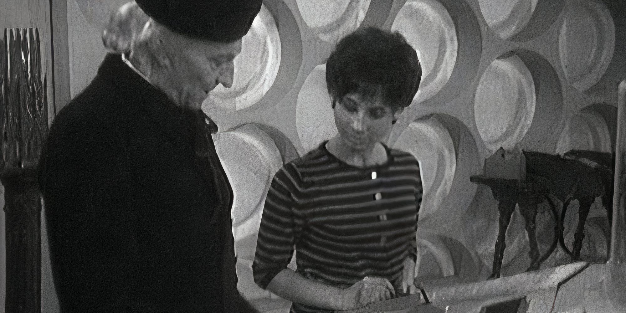 Doctor Who William Hartnell and Carole Ann Ford as the Doctor and Susan TARDIS