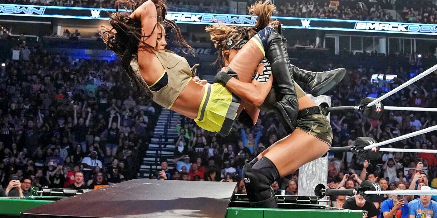 Dumpster Match entre Chelsea Green e Michin no SmackDown