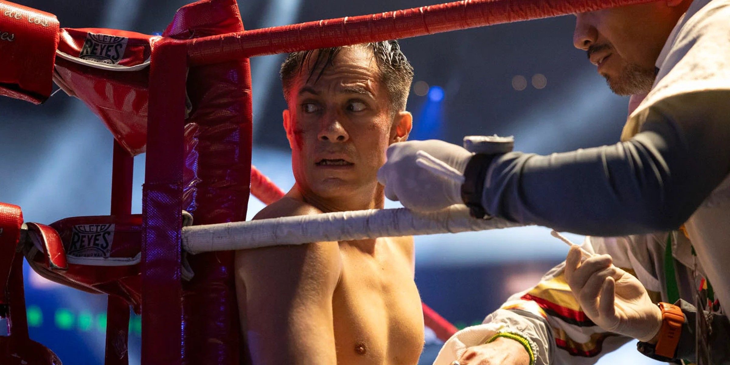 Gael Garcia Bernal in La Maquina