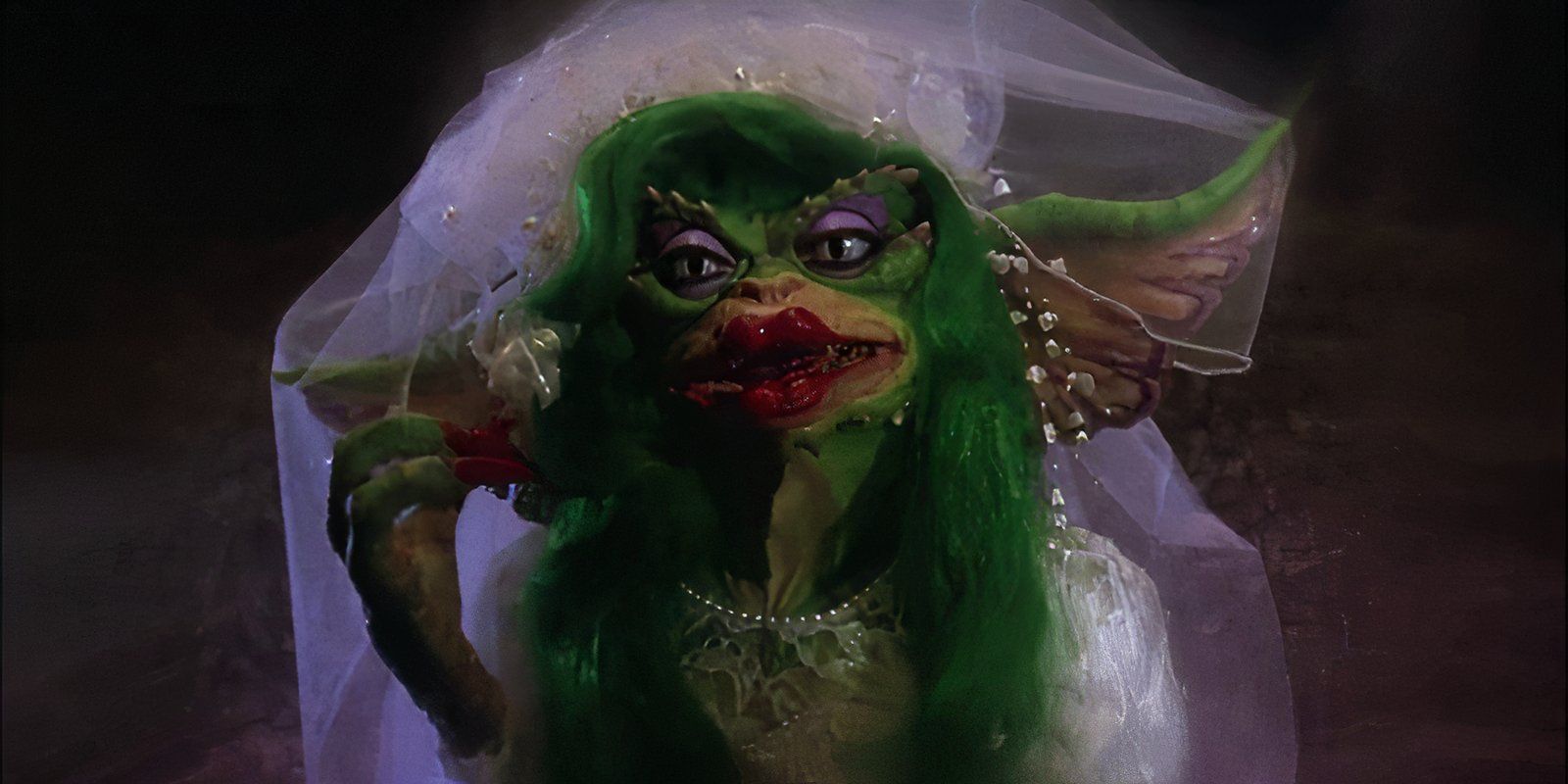 Gremlins 2 Cosplay Shows Off 2 Of The Most Memorable Monsters With Highly Detailed Makeup