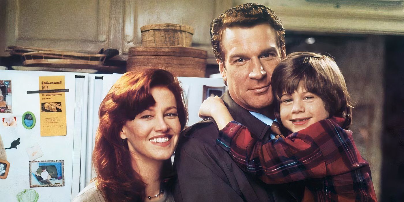 Alex Pruitt (Alex D. Linz) and his parents in Home Alone 3 smiling in the kitchen of their house