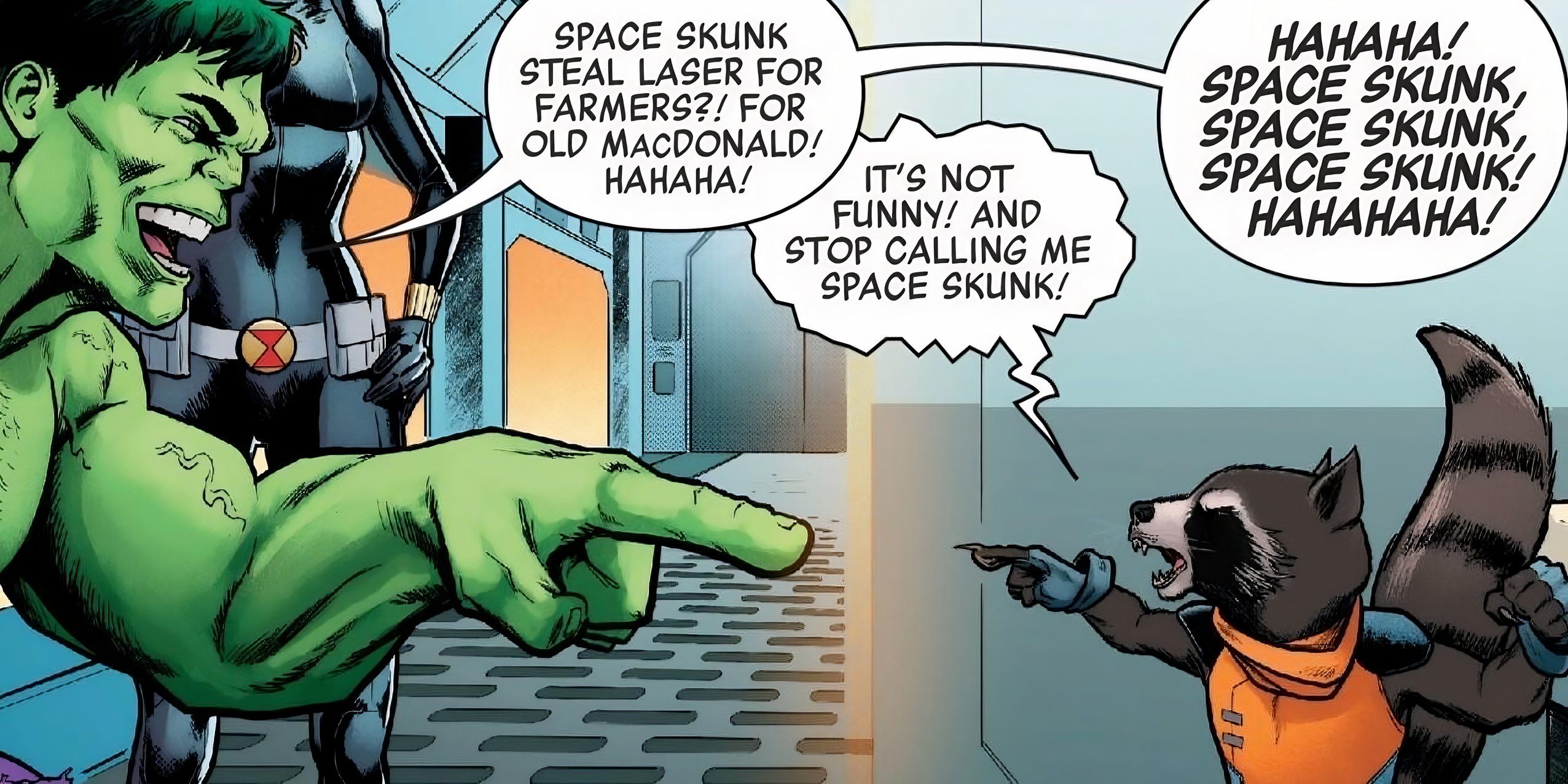 Hulk ri enquanto chama Rocket Raccoon de “Space Skunk”.