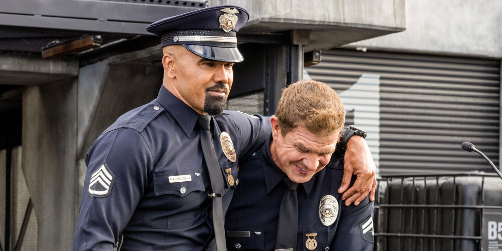 Kenny Johnson as Dominque Luca and Shemar Moore as Hondo in S.W.A.T.