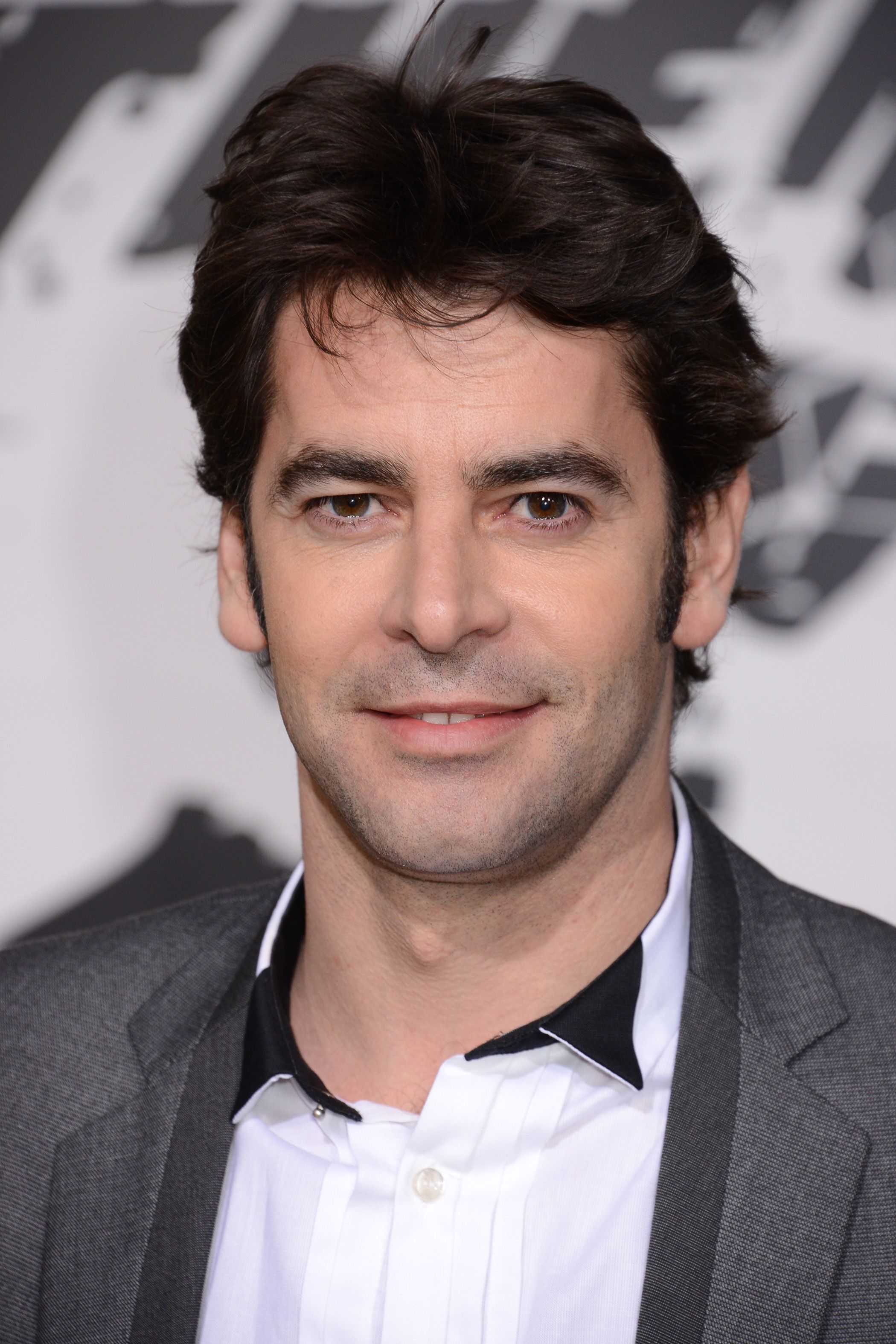 Headshot of Eduardo Noriega
