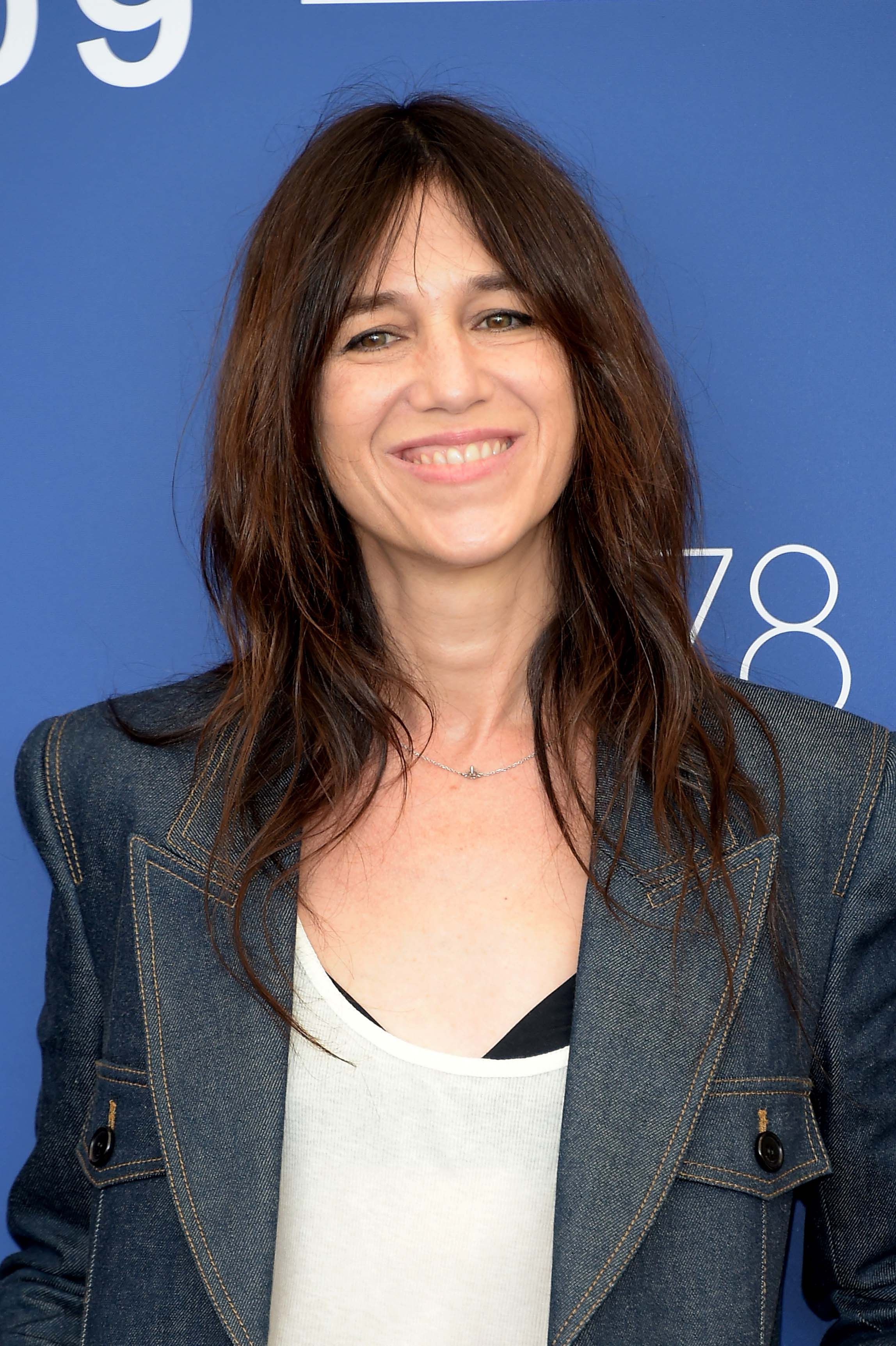 Tiro na cabeça de Charlotte Gainsbourg