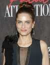 Headshot oF Amanda Peet