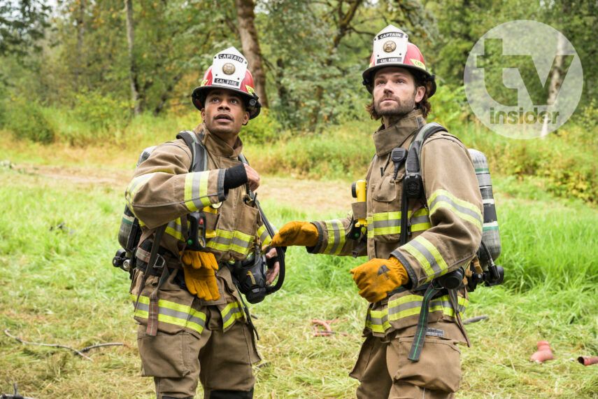 El debut de Jared Padalecki en la temporada 3 de Fire Country se revela en las primeras imágenes del nuevo bombero