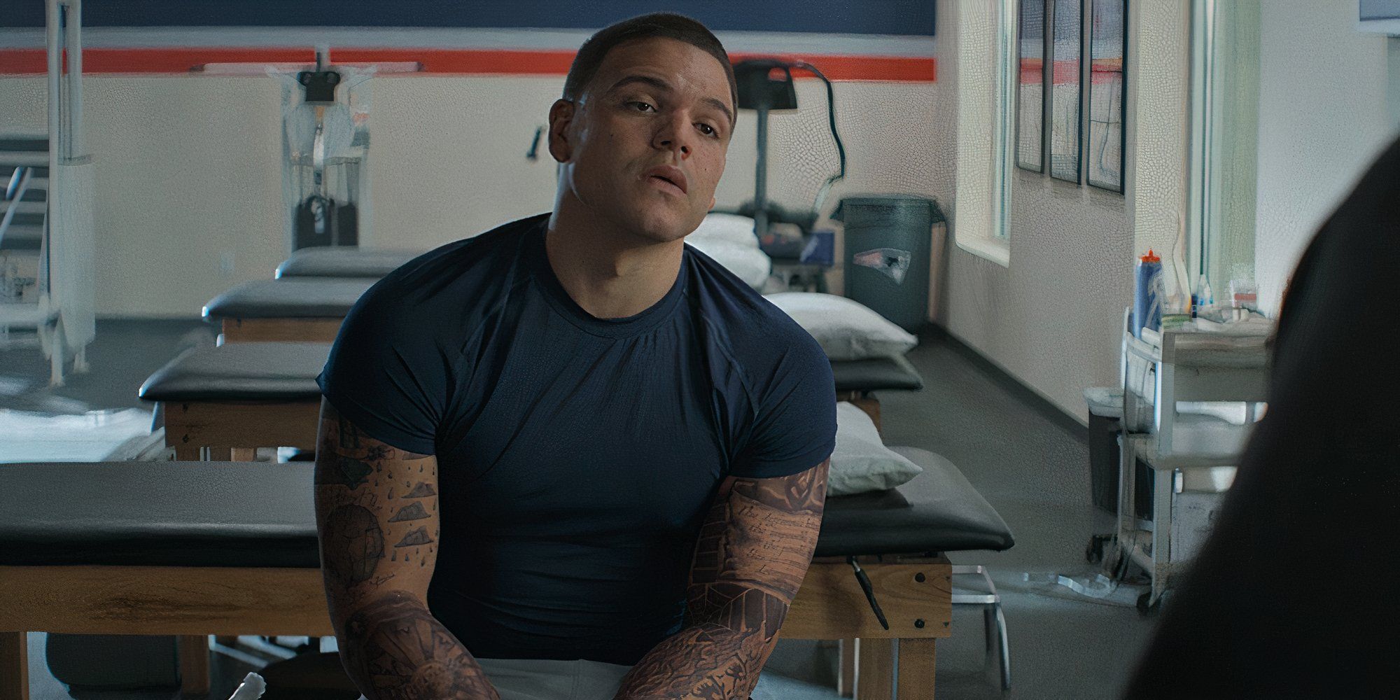 Josh Rivera como Aaron Hernandez en American Sports Story 6 (2)