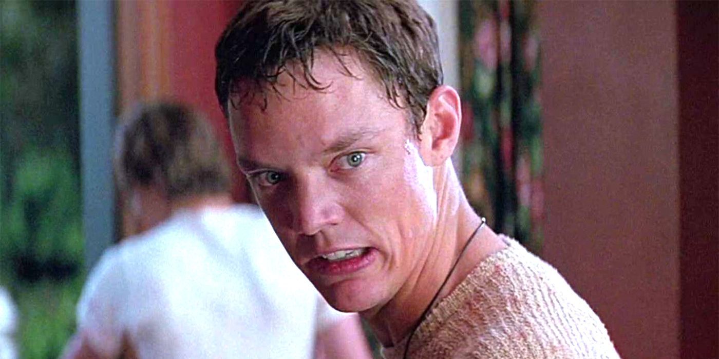 Matthew Lillard as Stu Macher pulling a face at something off-screen in Scream.