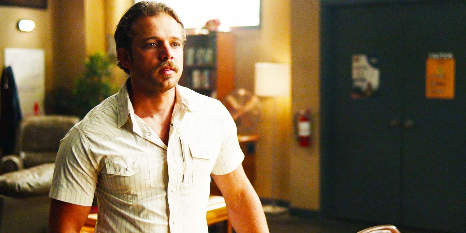 Max Thieriot como Bode Leone en Country Fire temporada 3, episodio 2-1