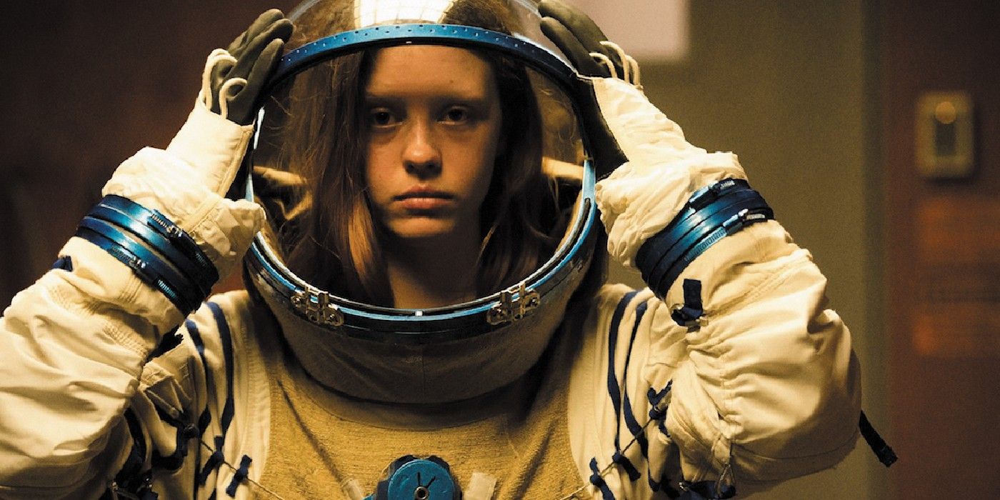 Robert Pattinson Starred In A Space Horror Movie With Mia Goth, And It's Shocking The Movie Didn't Get More Attention