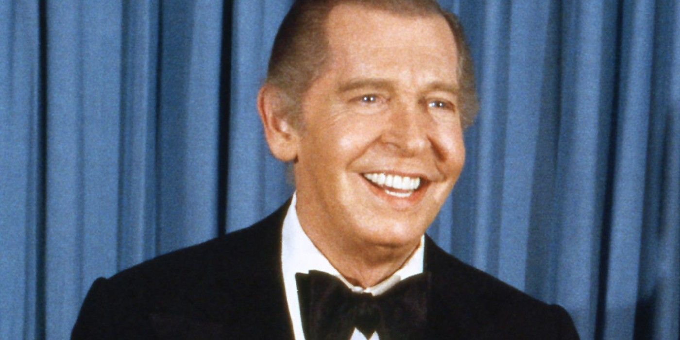 Historia real del sábado por la noche: ¿Por qué se expulsó a Milton Berle de SNL?