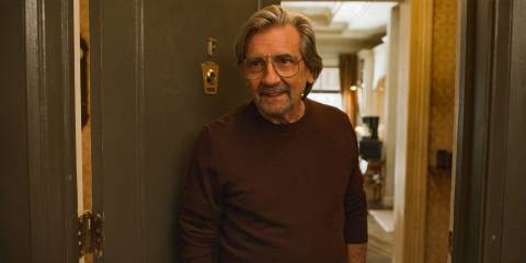 Milton Dudenoff (Griffin Dunne) gathers his friends at his apartment in Only Murders in the Building Season 4 Episode 8