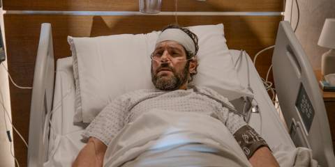Glen Stubbins (Paul Rudd) receives a strange visit at the hospital in Only Murders in the Building Season 4 Episode 9