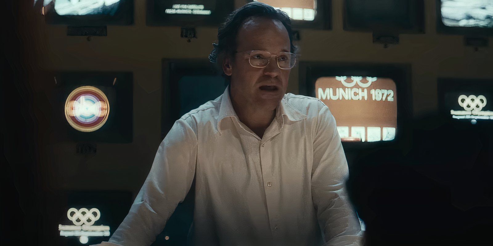 Peter Sarsgaard en la redacción el 5 de septiembre