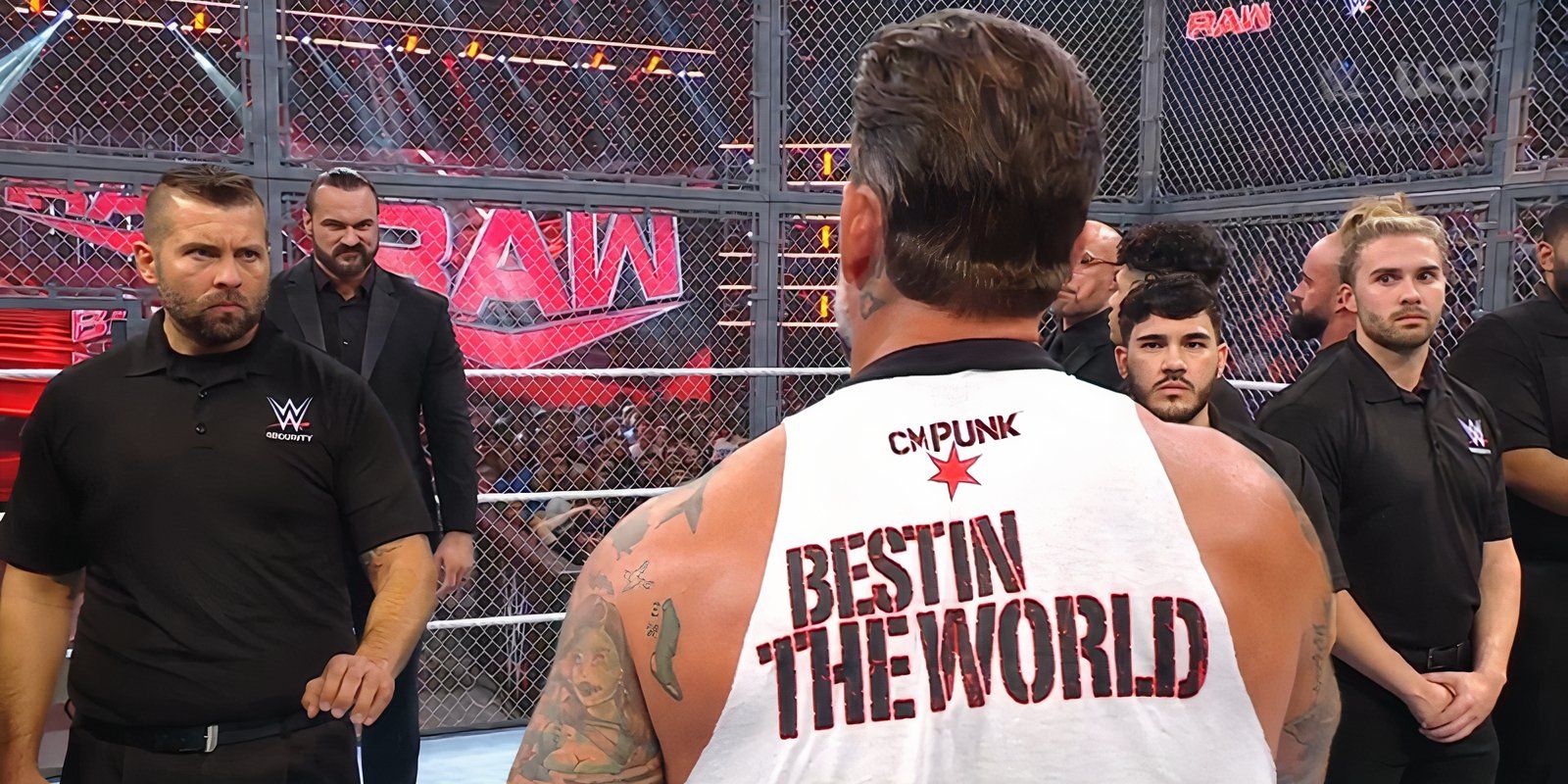 CM Punk e Drew McIntyre fazem promo dentro do Hell In A Cell no Raw