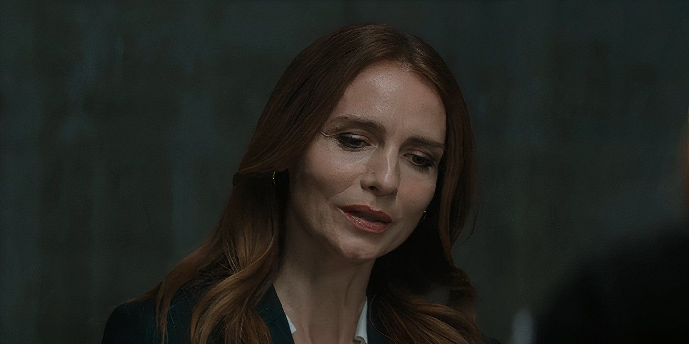 Saffron Burrows as Elizabeth Mills in Canary Black