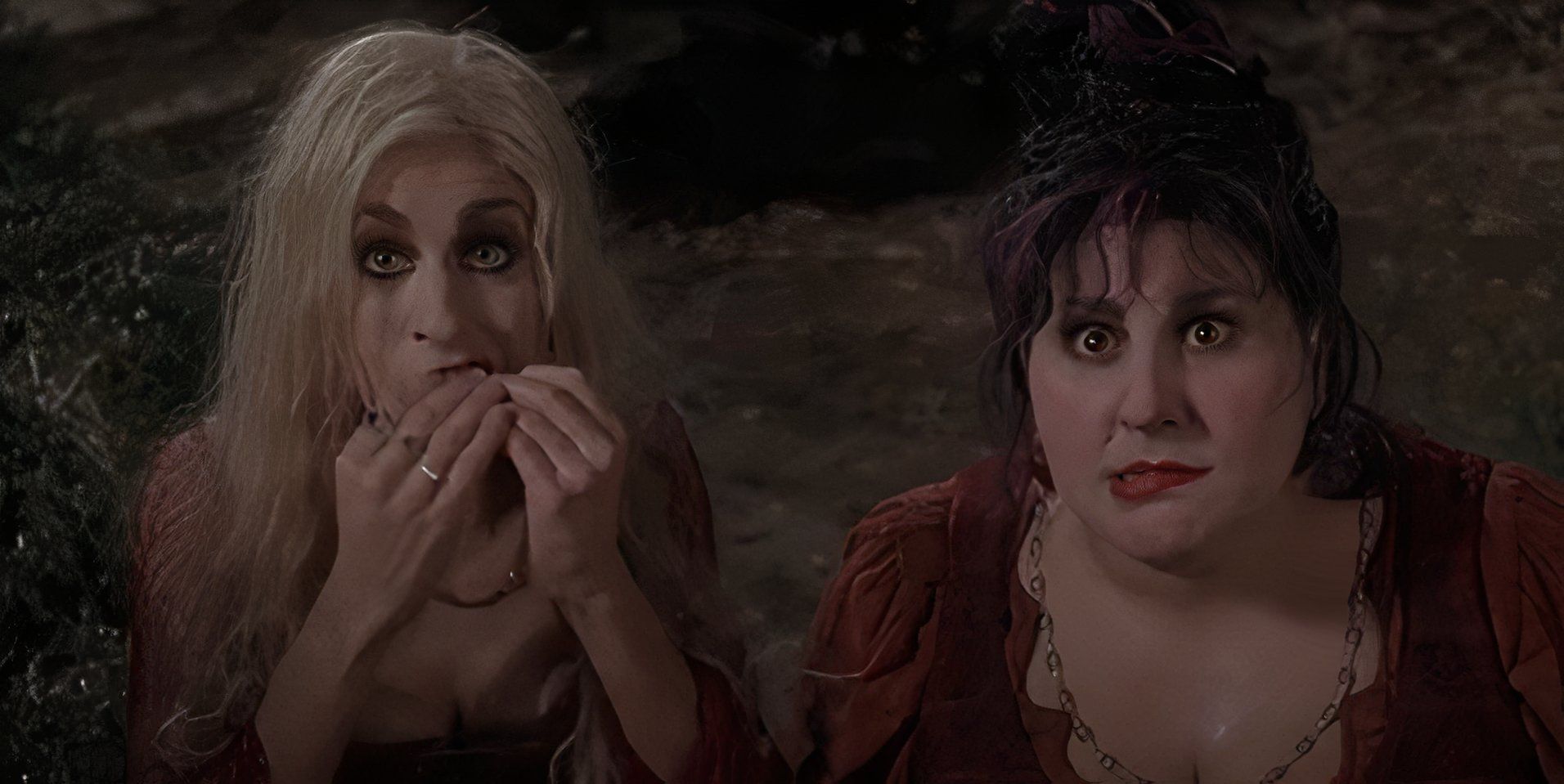 Sarah eating a spider next to Mary in Hocus Pocus