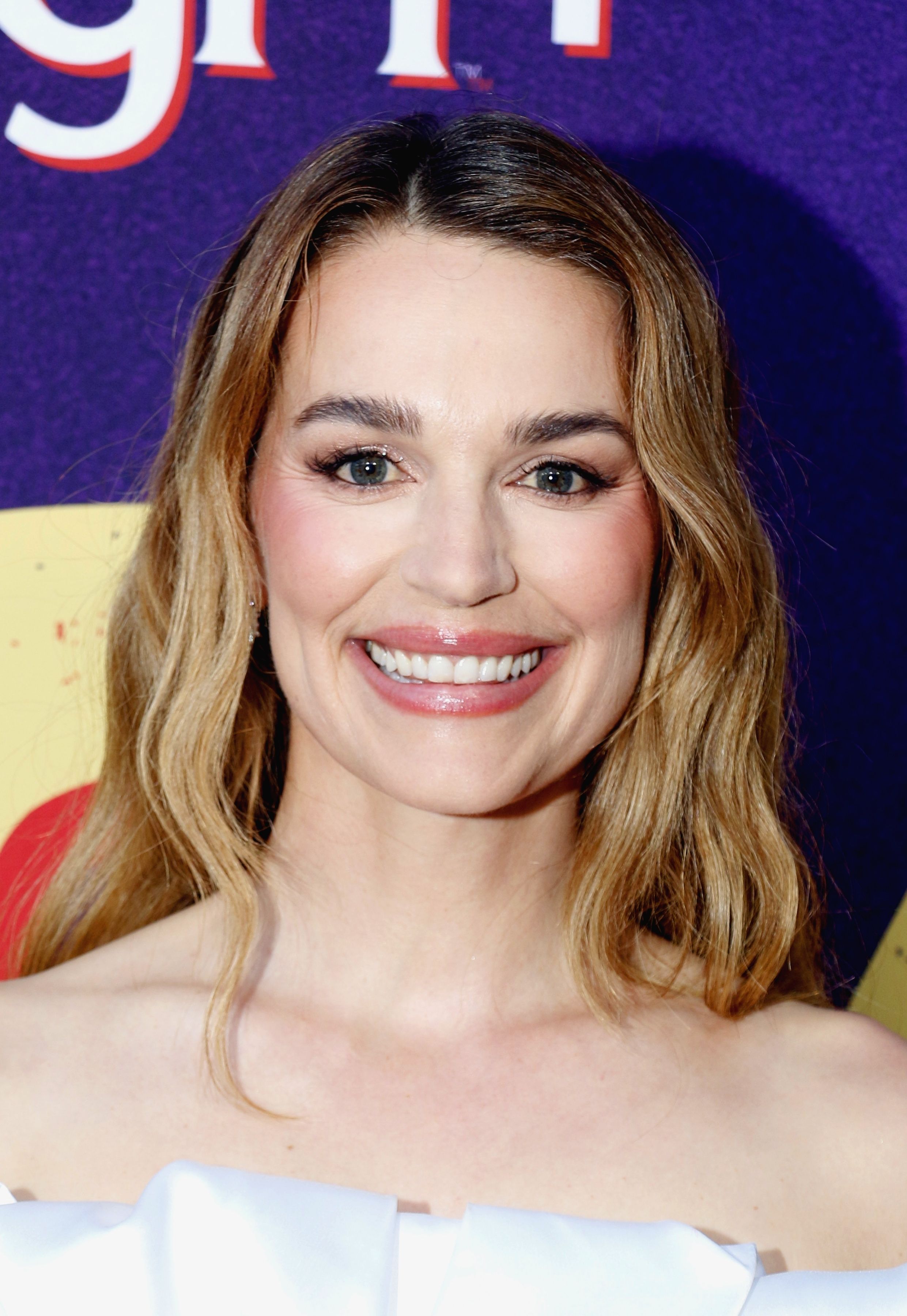 Headshot Of Laura Gordon