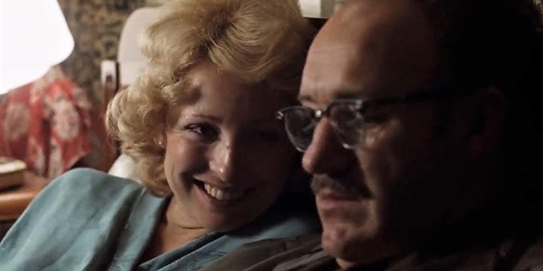 Teri Garr sorrindo para Gene Hackman em The Conversation