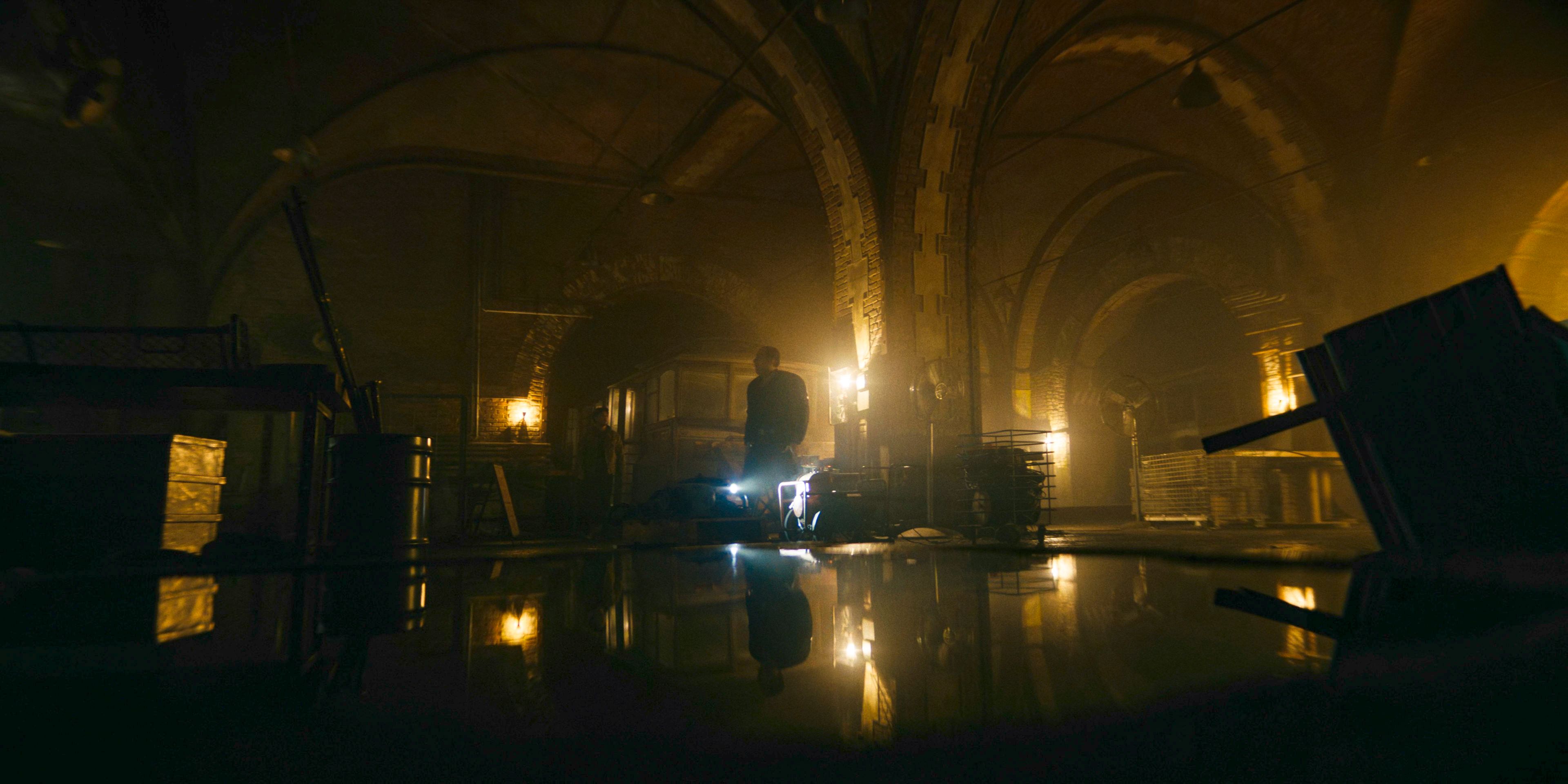 DC Fans Think The Penguin's New Lair Is A Plot Hole For The Batman, But There's A Stunningly Simple Solution