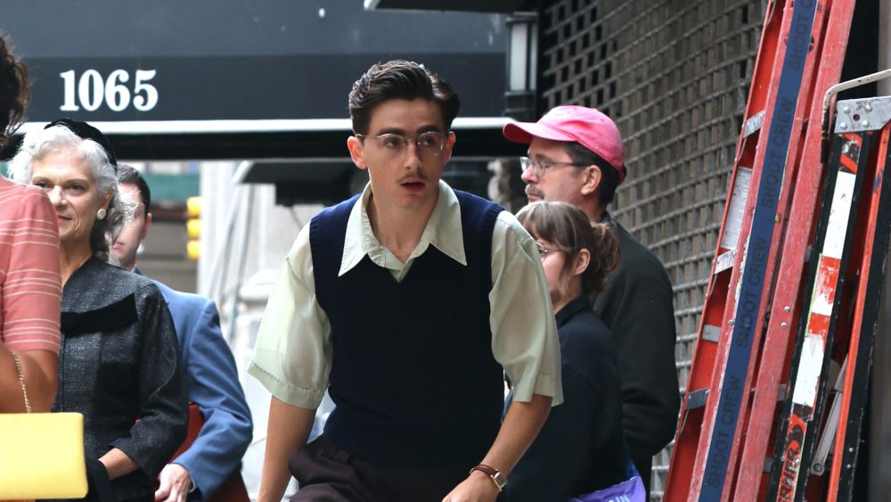 Timothee Chalamet se ve muy diferente en las primeras fotos del set de la película Ping Pong de A24