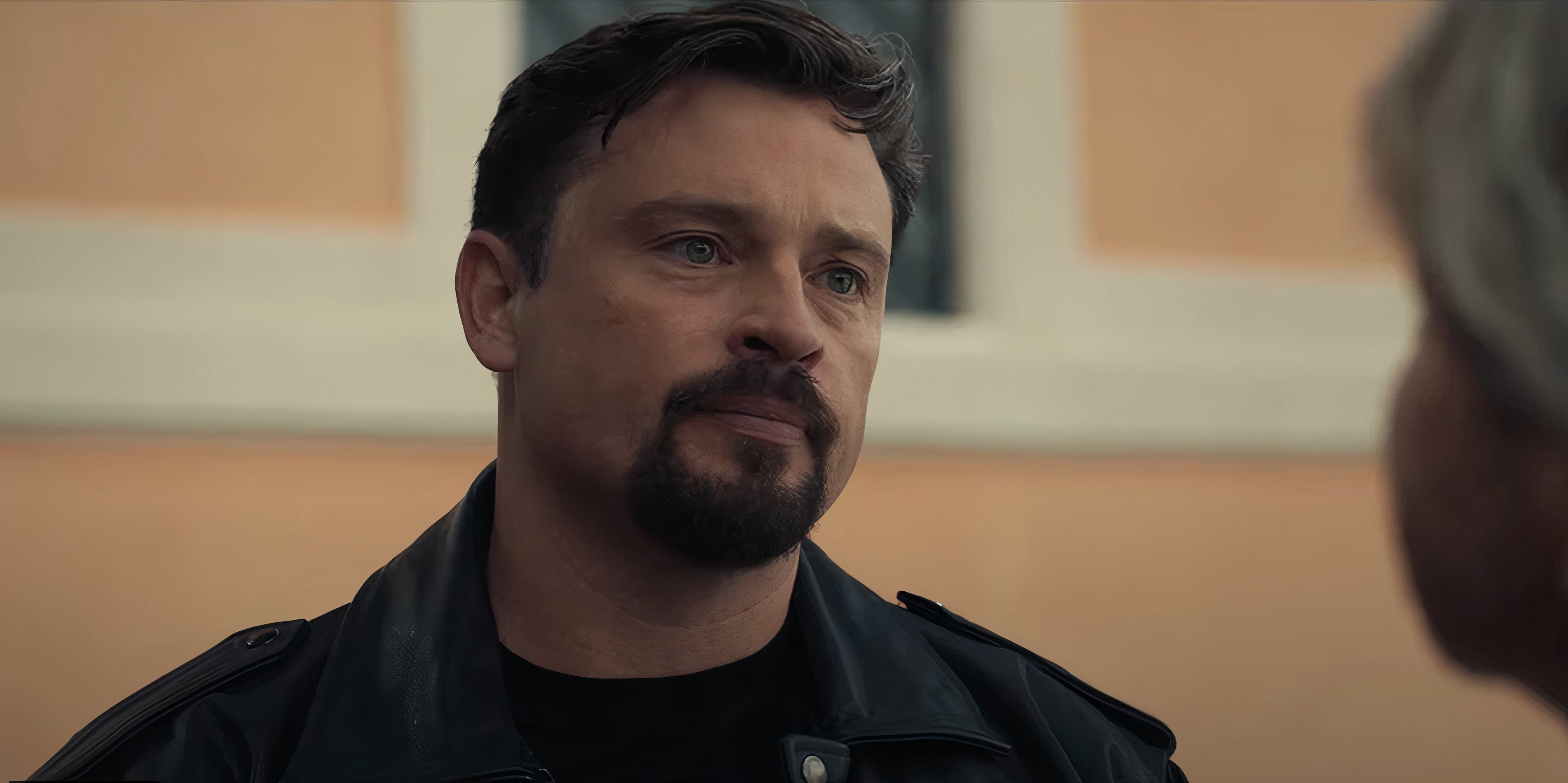 Revisión de Mafia Wars: Tom Welling está muy lejos de Kansas en este thriller de acción cansado y perezoso