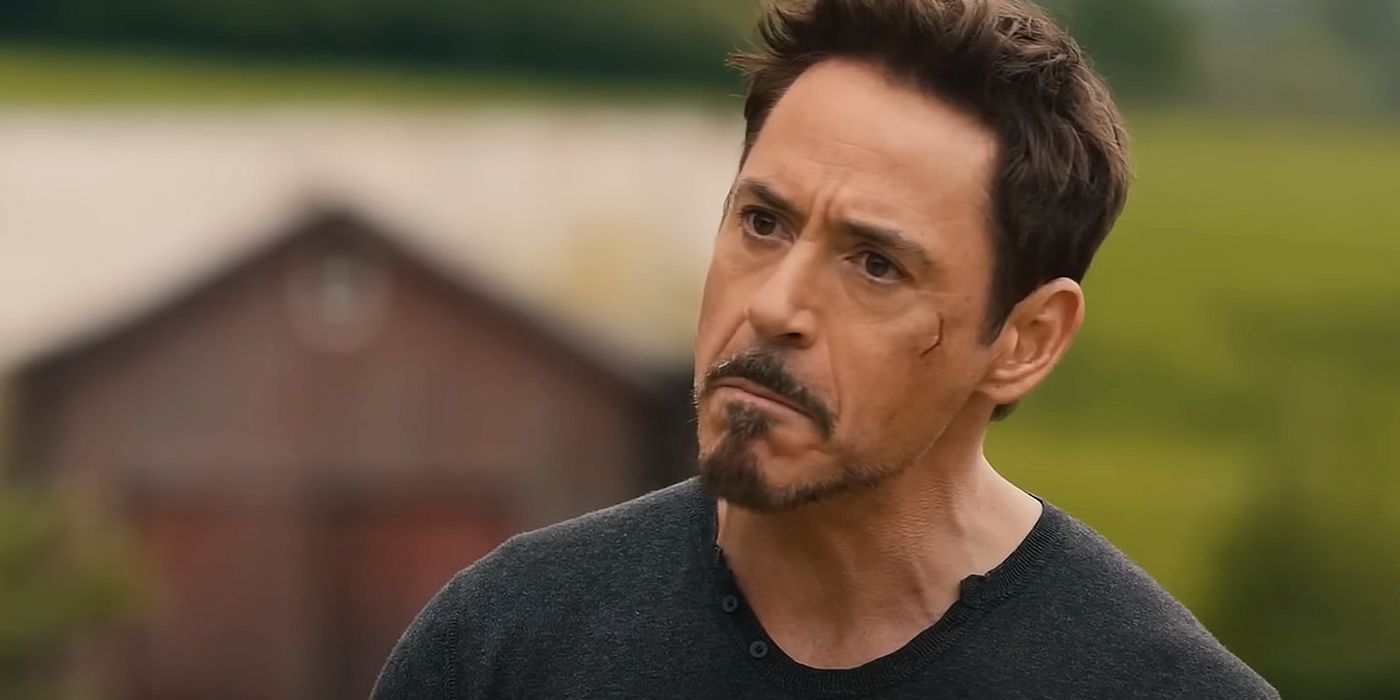 Tony Stark berbicara dengan Captain America di Zaman Ultron