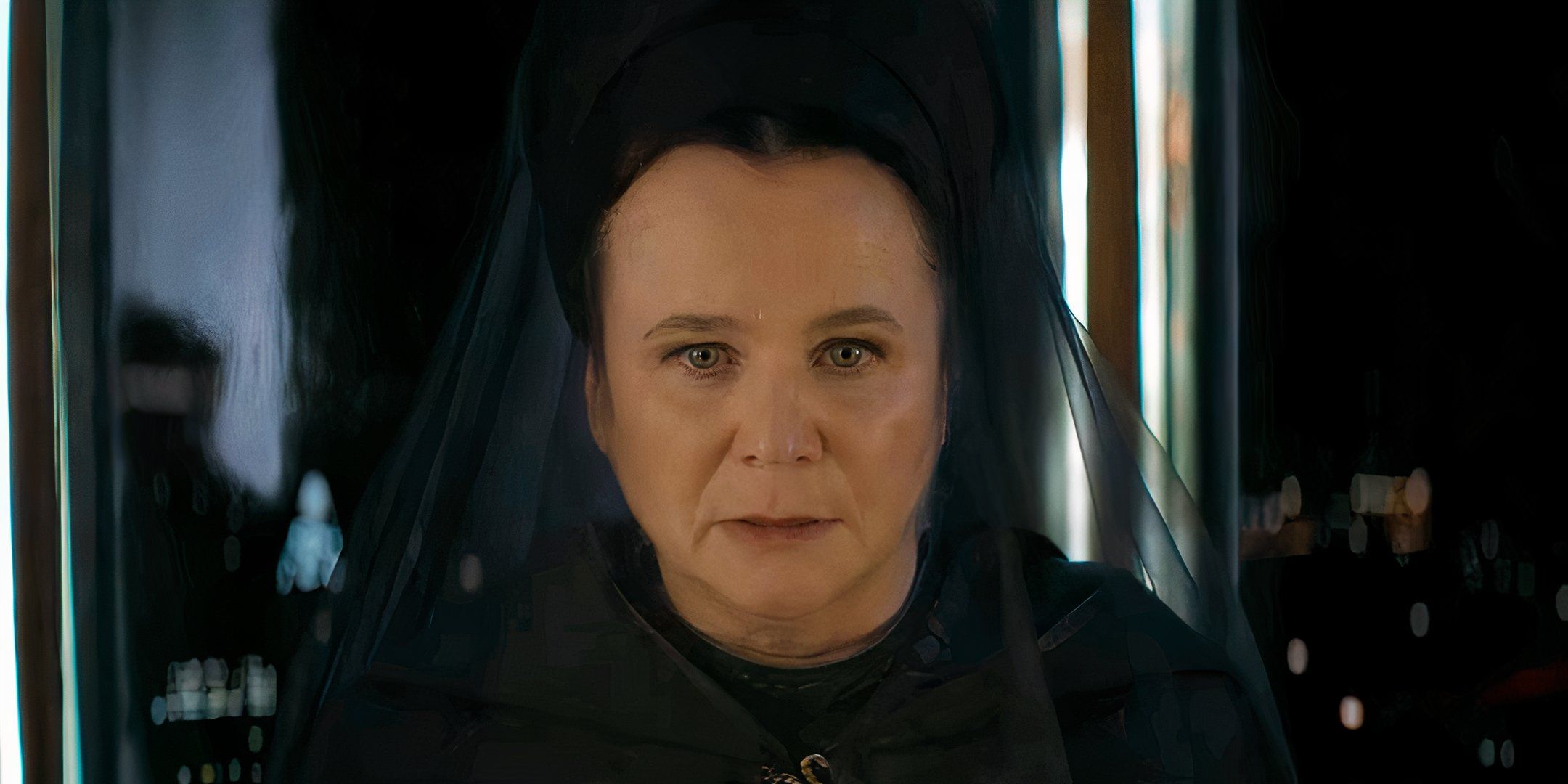 Emily Watson como Valya Harkonnen en Dune: Las Profecías