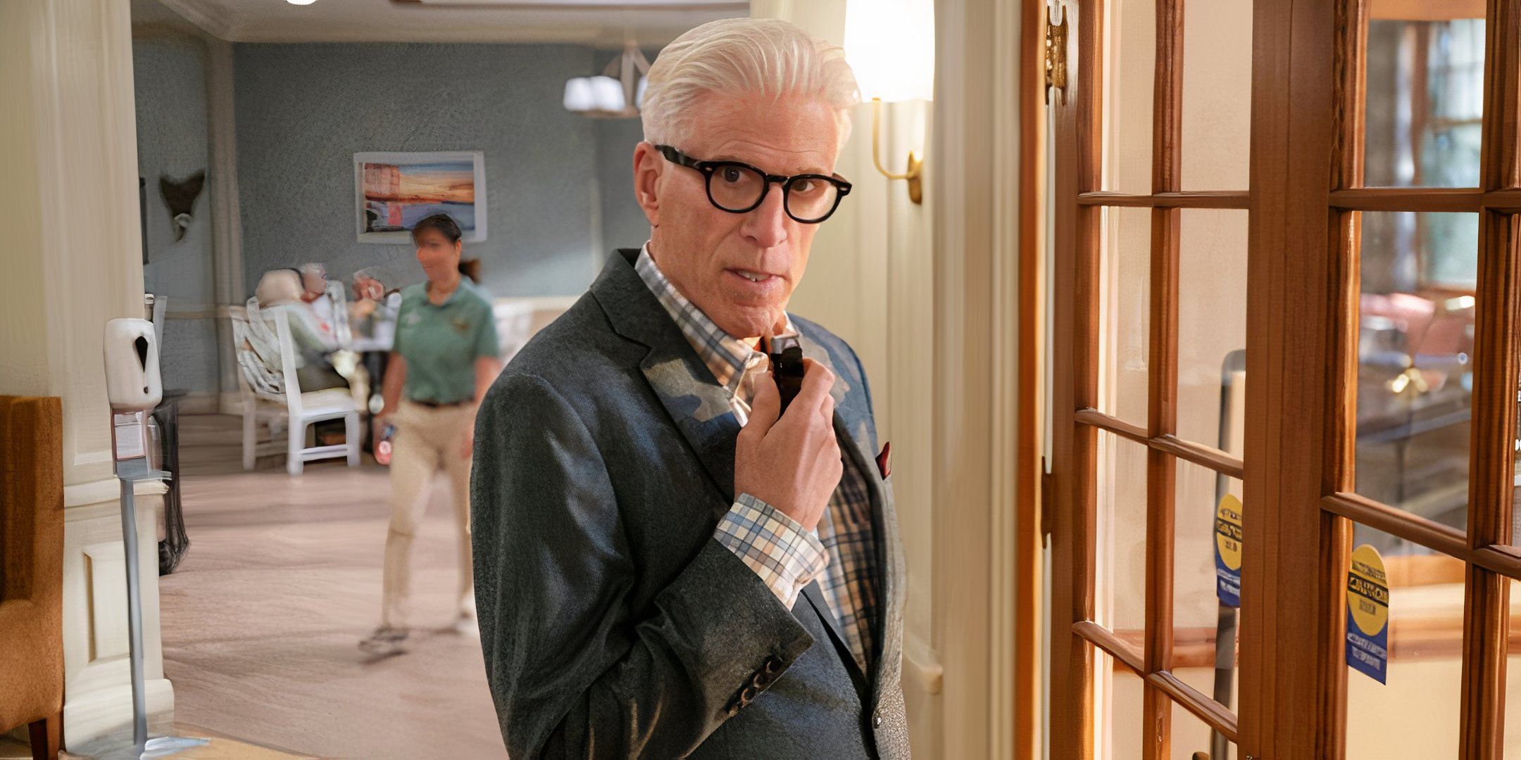 El nuevo programa de Netflix de Ted Danson rinde homenaje a su personaje de The Good Place de la mejor manera