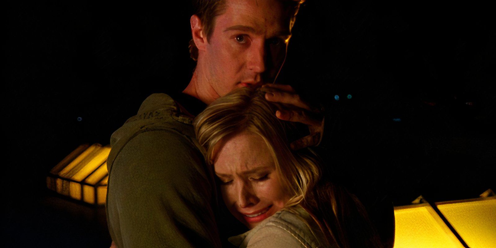 Logan and Veronica, played by actors Jason Dohring and Kristen Bell, in Veronica Mars. 