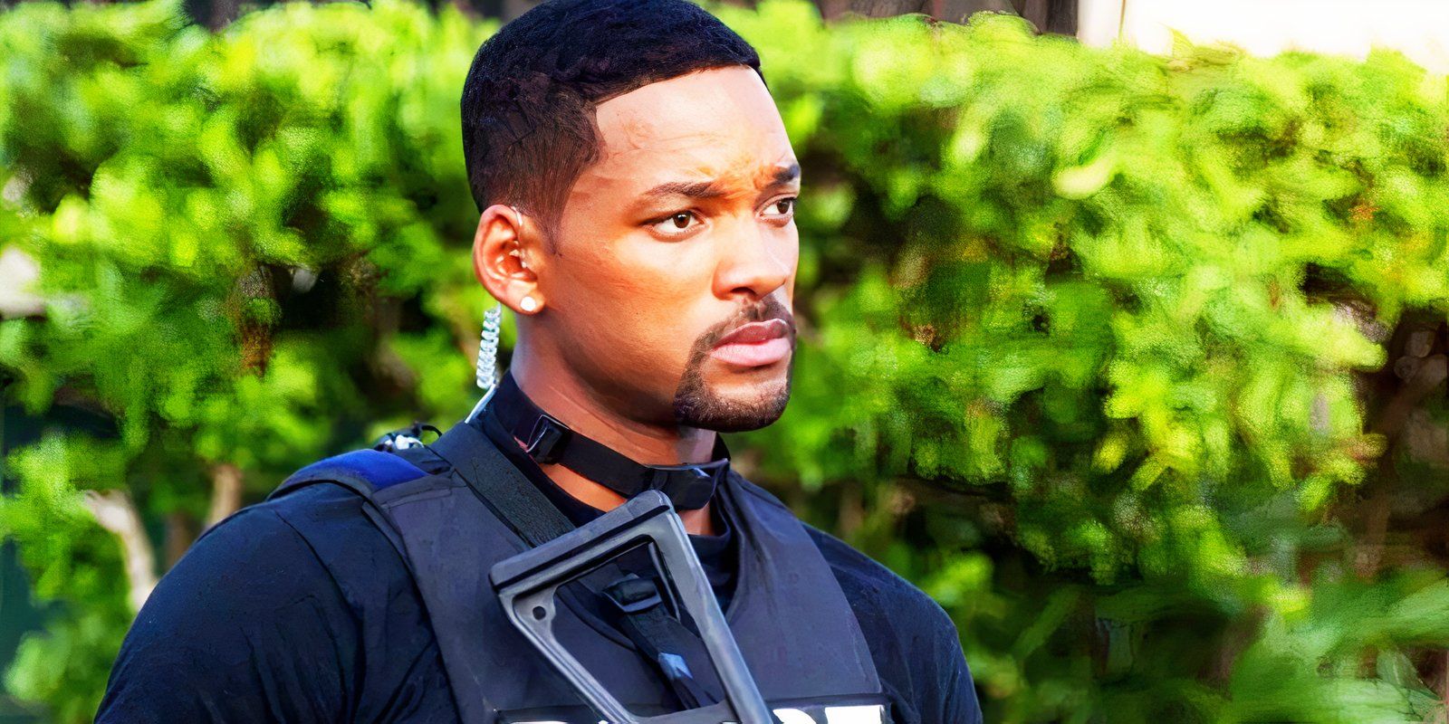 Will Smith mira hacia el futuro como Mike Lowry en Bad Boys 2