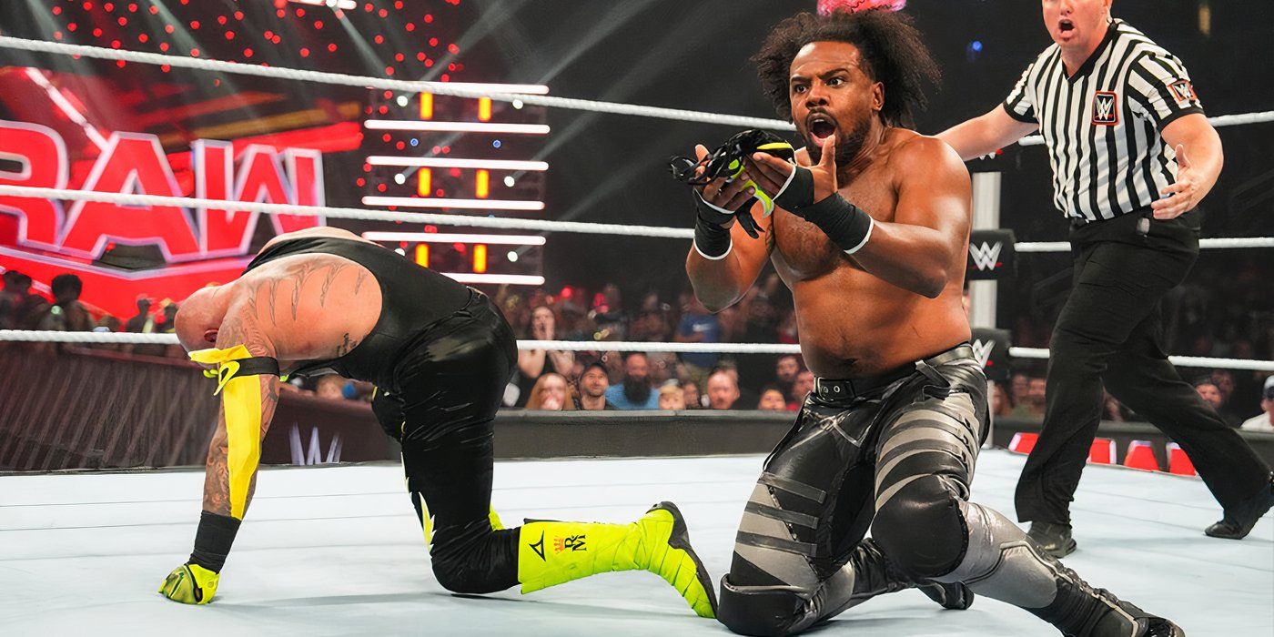 Xavier Woods derrota Rey Mysterio após sua máscara cair no Raw