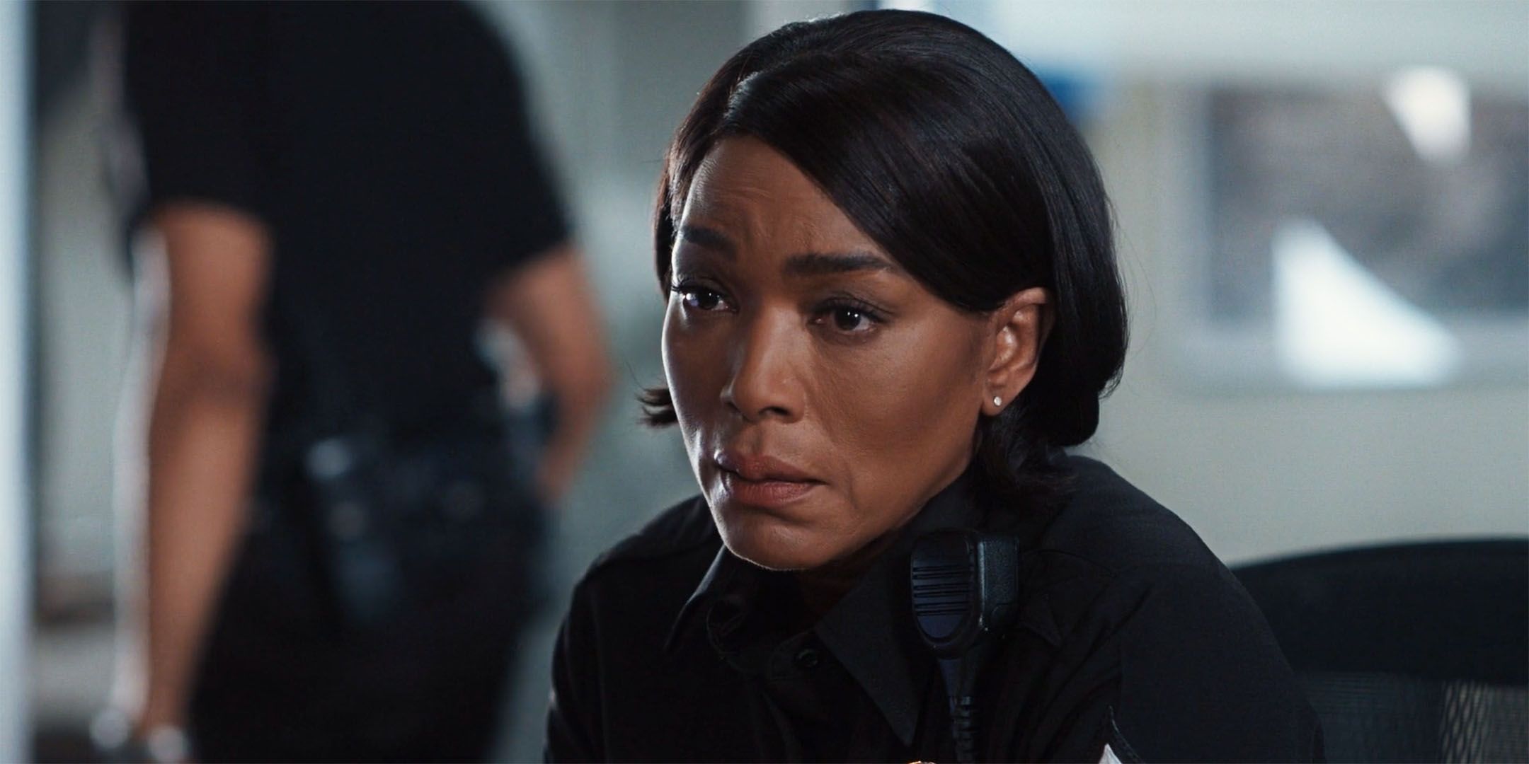 Angela Bassett as Athena Grant in 9-1-1 season 8, episode 8, talking-1