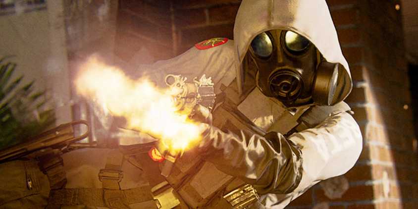 Black Ops 6 diving with a gas mask on.