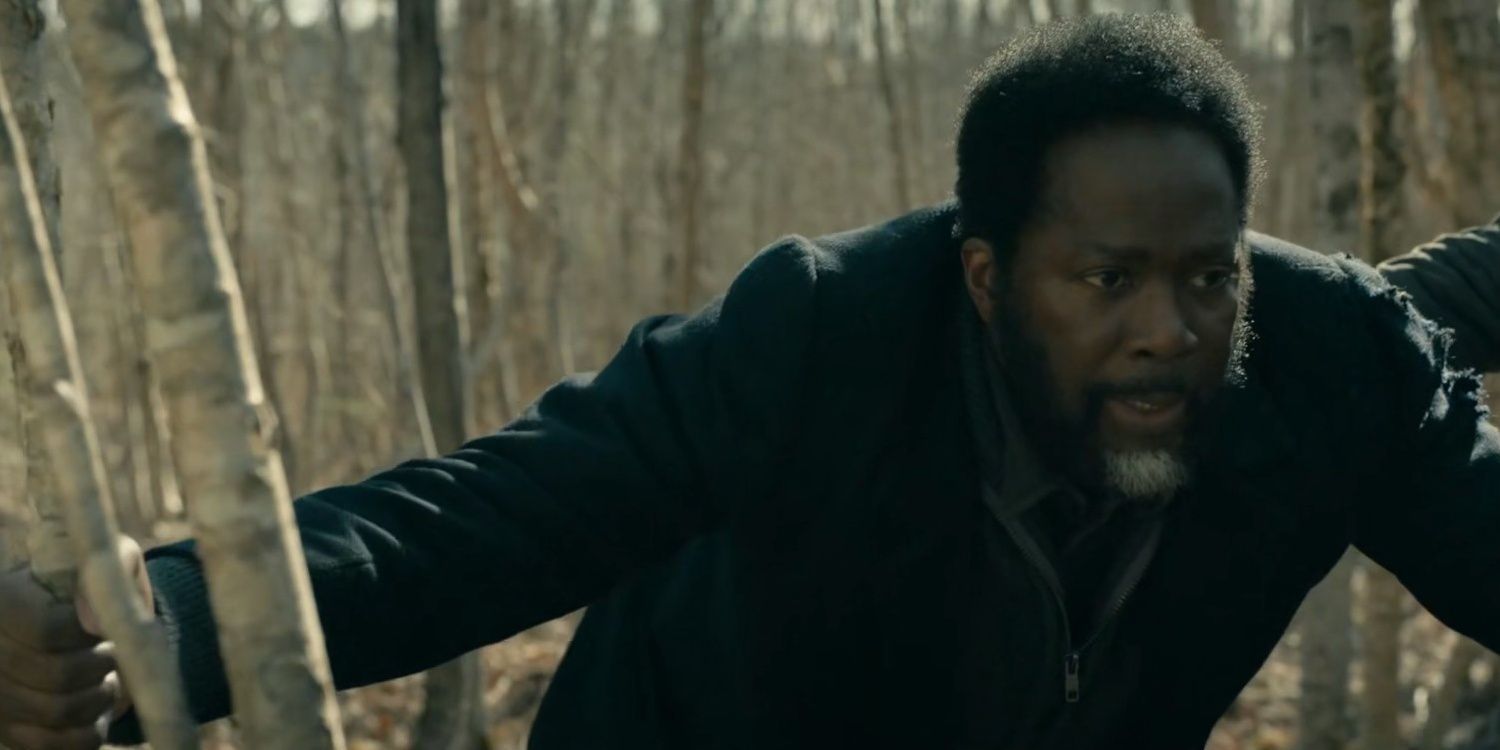 Boyd Stevens (Harold Perrineau) agarra uma árvore depois que sua perna congela na 3ª temporada, episódio 9