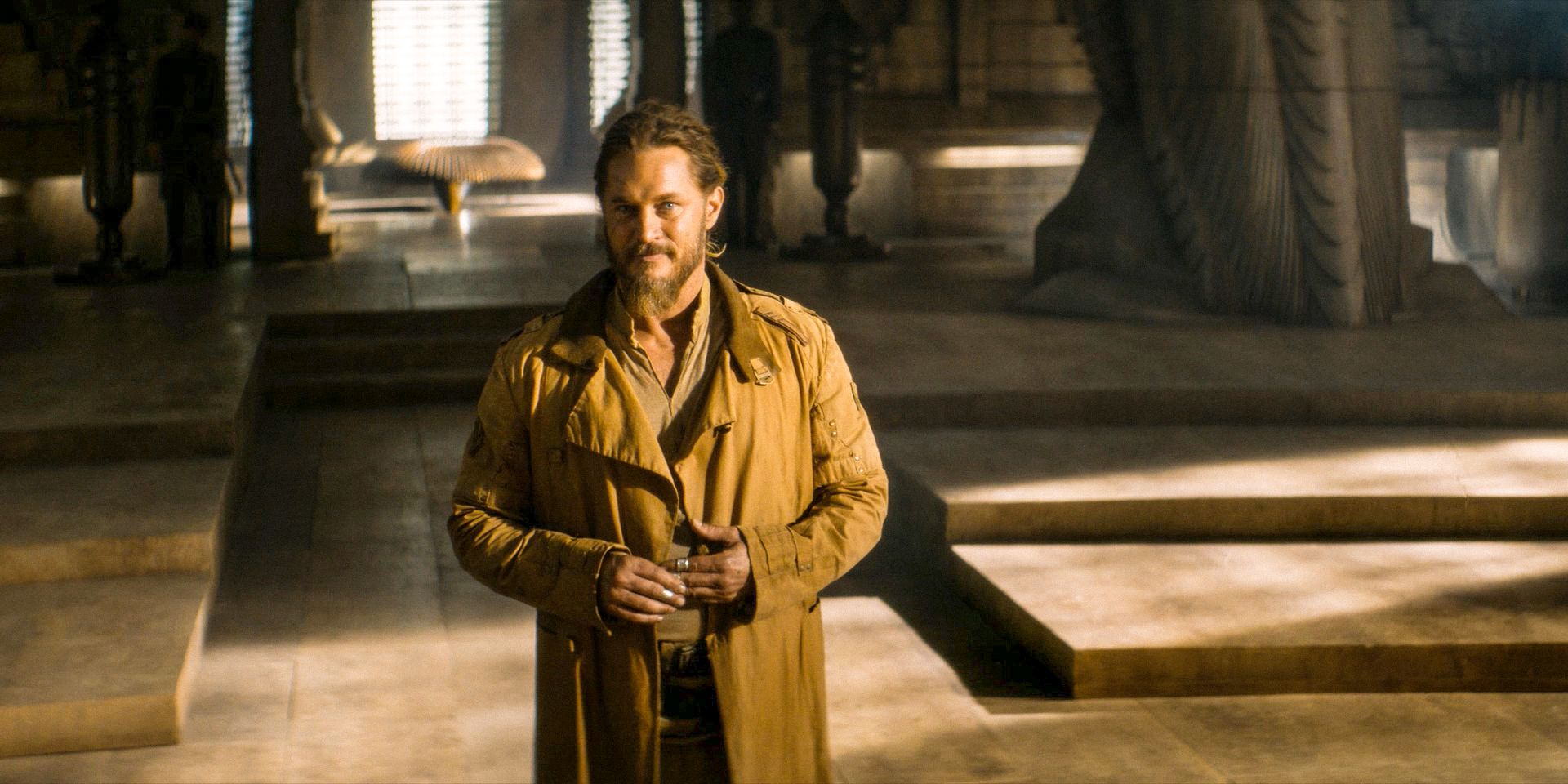 Desmond Hart (Travis Fimmel), a soldier from Arrakis, presents himself before Emperor Javicco Corrino in Dune: Prophecy Season 1 Ep 1