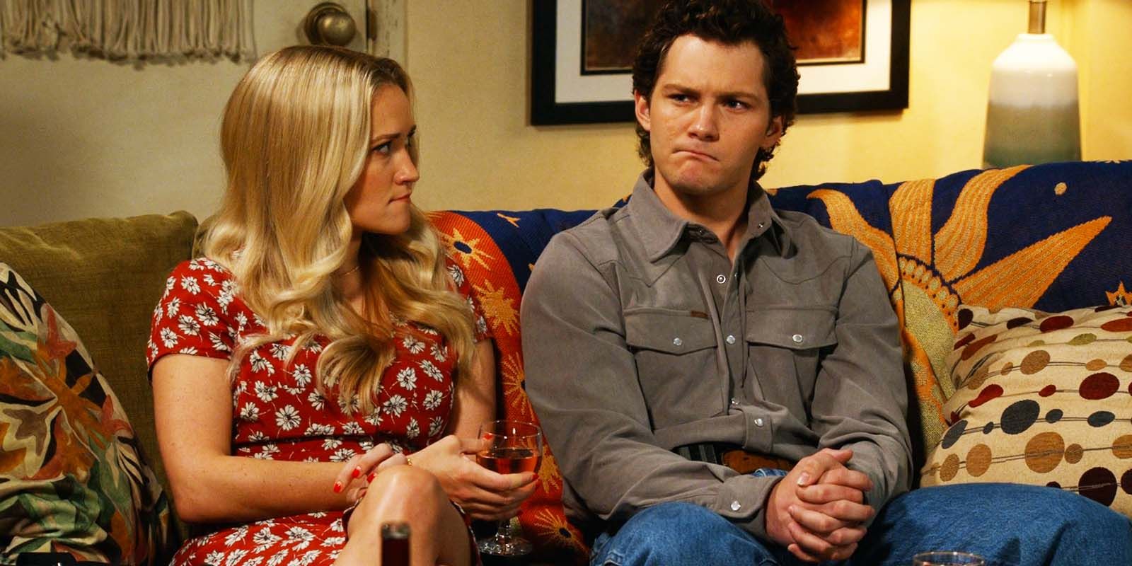 Emily Osment as Mandy and Montana Jordan as Georgie on the couch together in in Georgie &amp; Mandy&rsquo;s First Marriage episode 4