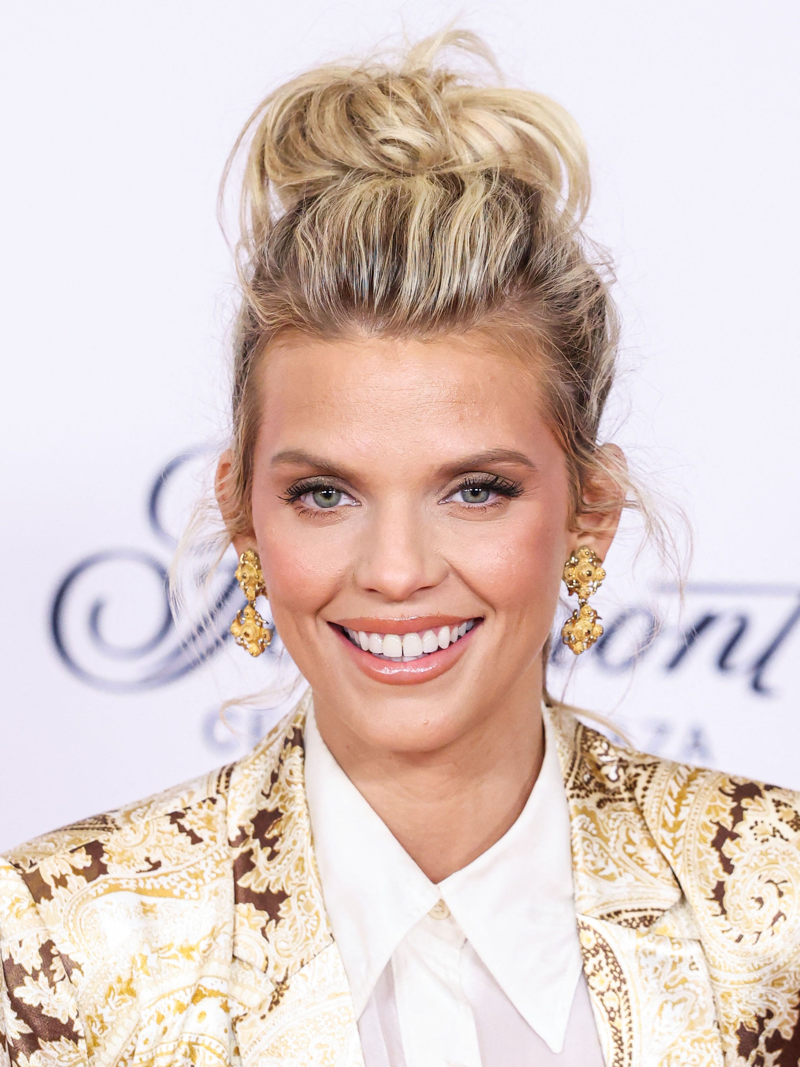 Headshot Of AnnaLynne McCord