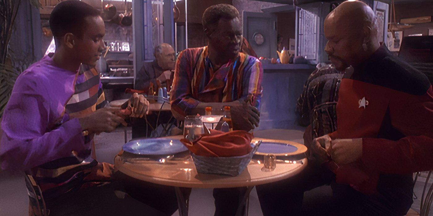 El Capitán Sisko Retcon de Star Trek no tenía sentido, pero condujo a uno de los mejores personajes recurrentes de DS9