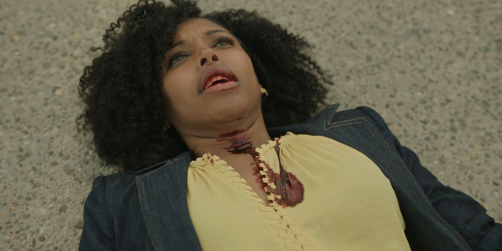 Maria is dead on the ground with blood in her mouth in Cross episode 1