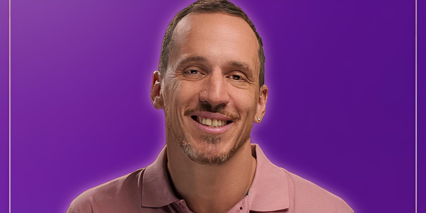  Argentina season 1 Marino Morduchowicz wearing pink t-shirt while smiling during his promo shot