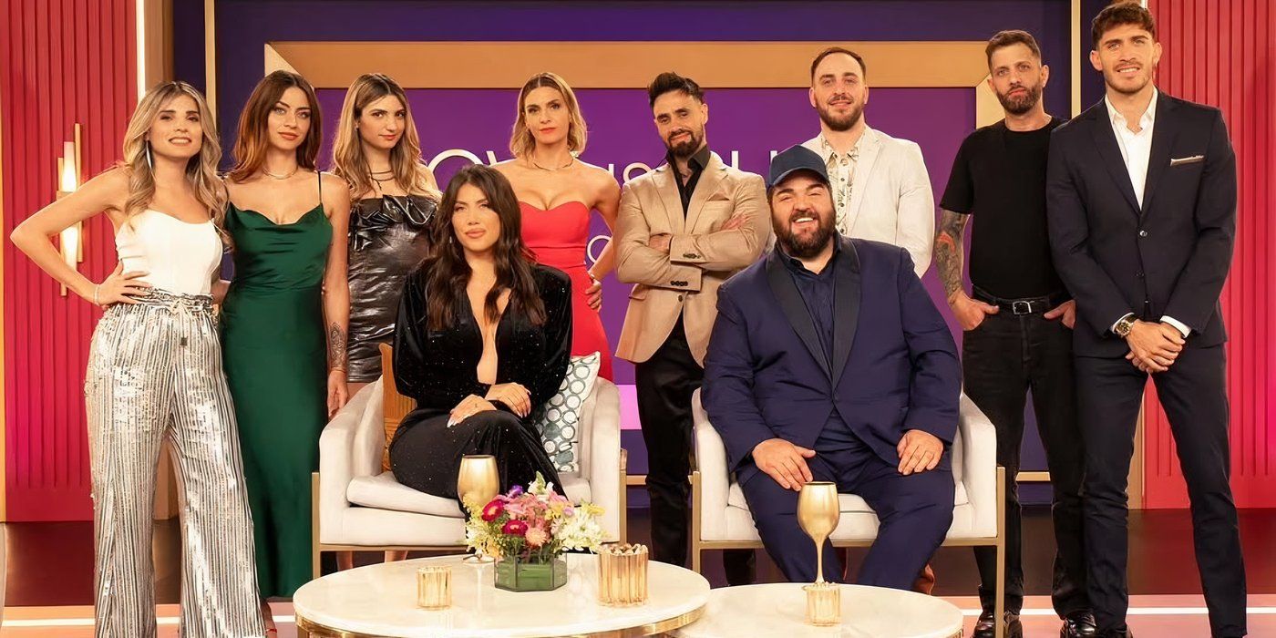 Love Is Blind Argentina season 1 Mauricio Zappacosta & other cast members, with Mauricio standing at the back, next to Maria Emilia with his hands folded