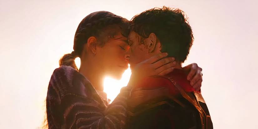 Peter Parker kissing MJ in Spider-Man No Way Home