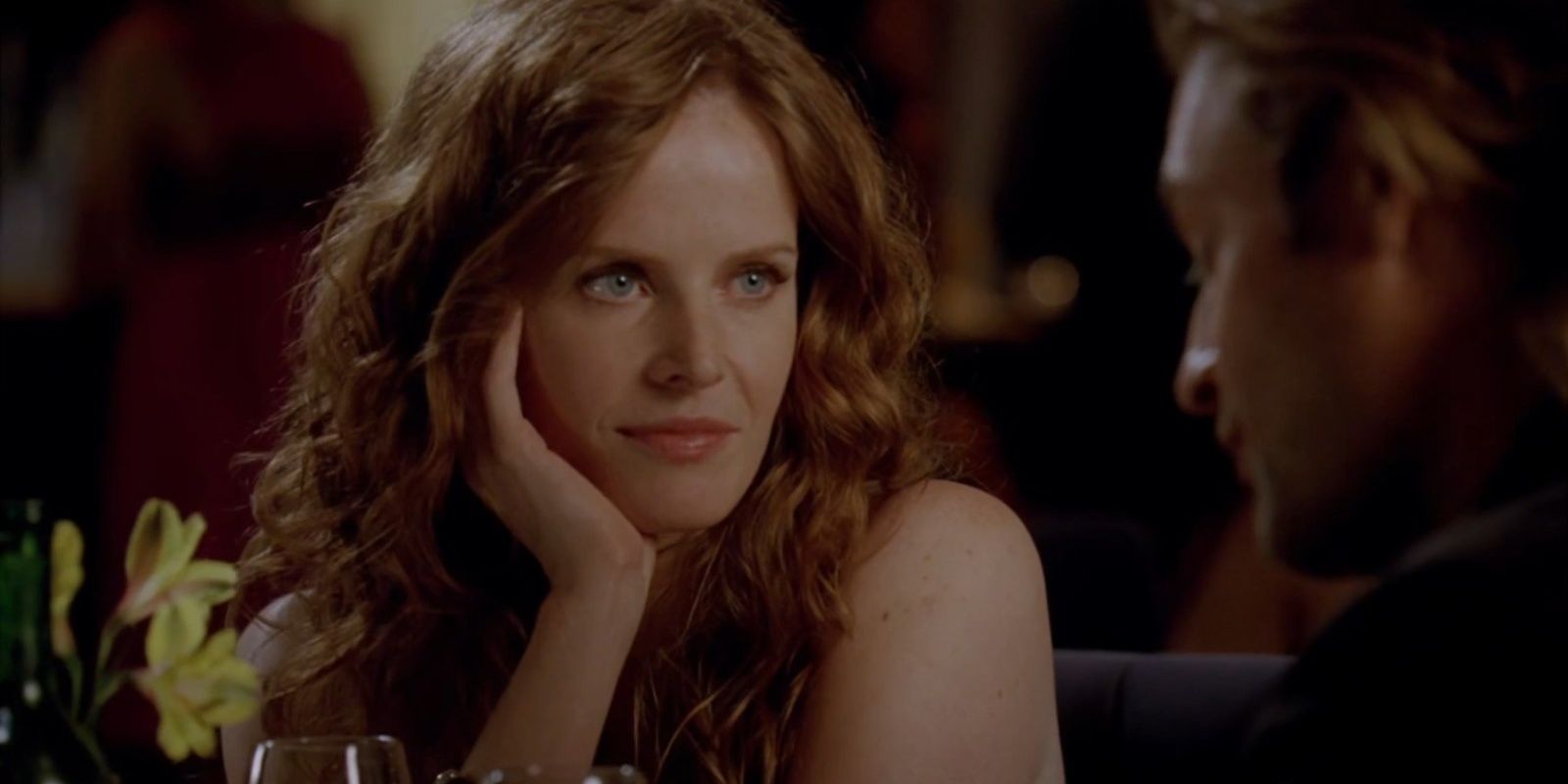 Charlotte (Rebecca Mader) olhando para Sawyer (Josh Holloway) em Lost