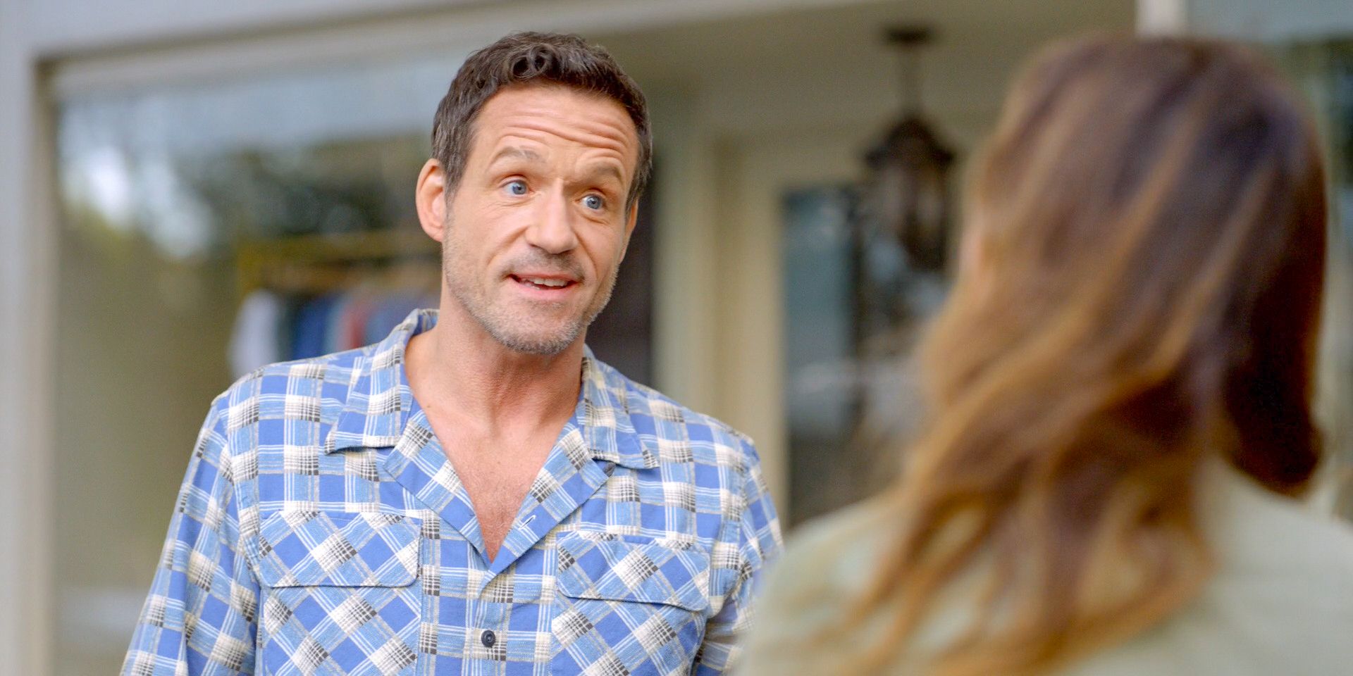 Mac (Josh Hopkins), um ex-parceiro de Liz no episódio 5 da 2ª temporada de Shrinking