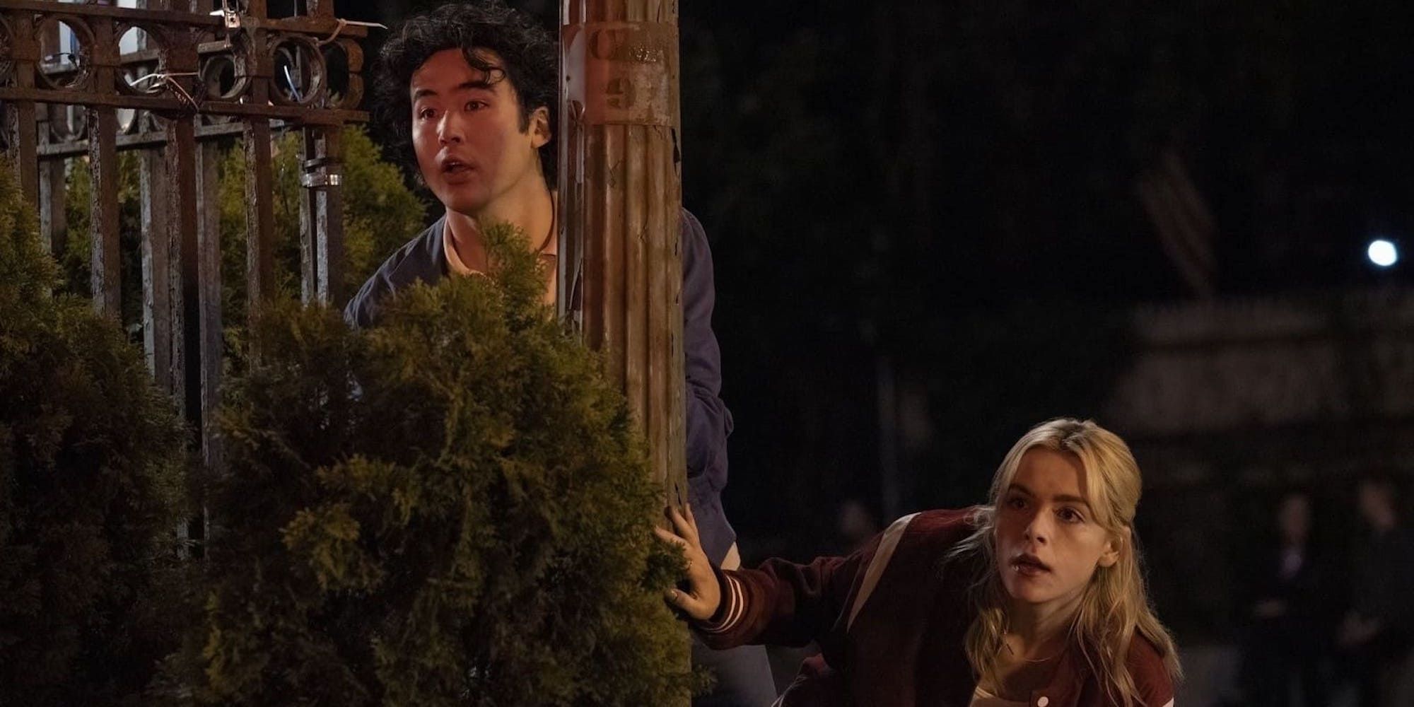 Sweethearts Review: Kiernan Shipka y Nico Hiraga llevan una comedia romántica subversiva con escritura divertida pero poca energía