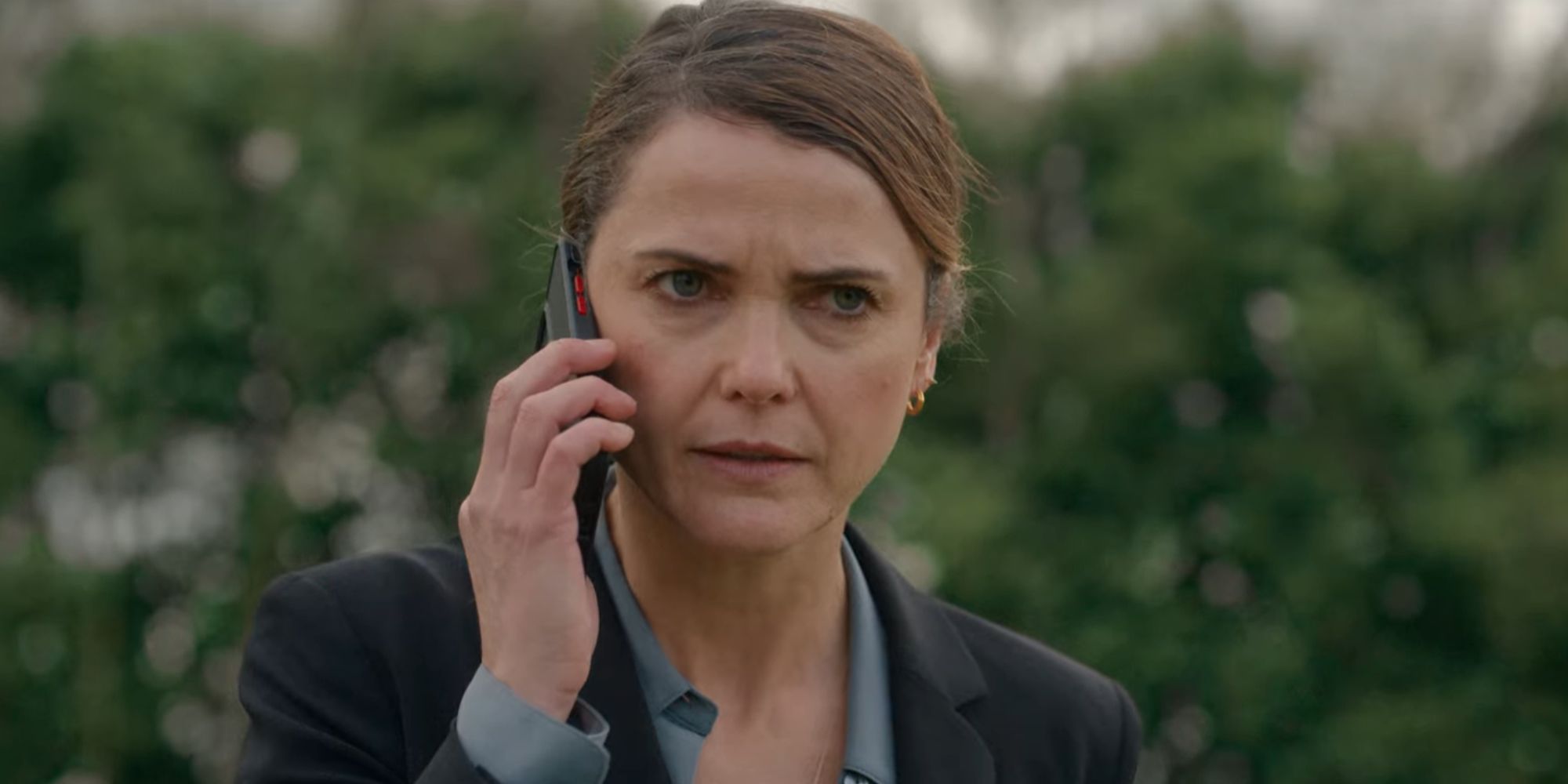 Keri Russell on the phone as Kate Wyler in The Diplomat