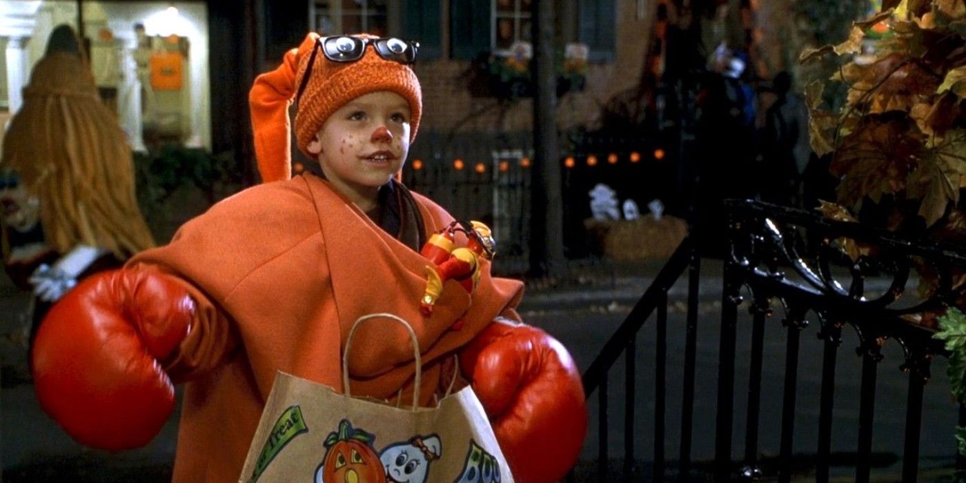 The 10 Funniest & Absurd Costumes Worn By Movie Characters