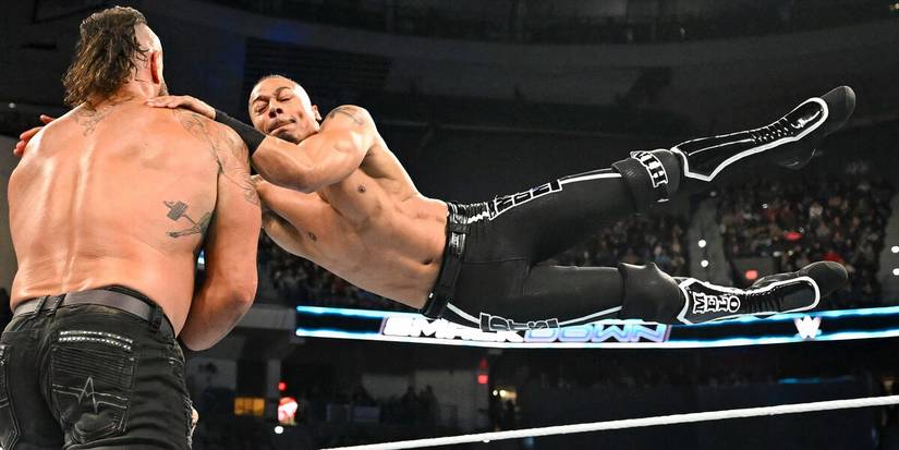 Carmelo Hayes hits a springboard clothesline on Braun Strowman